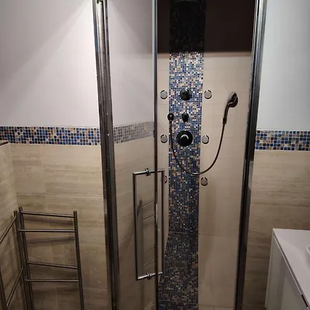 Relais Lezard * Кола