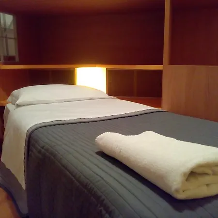 לינה וארוחת בוקר Relais Lezard קולה